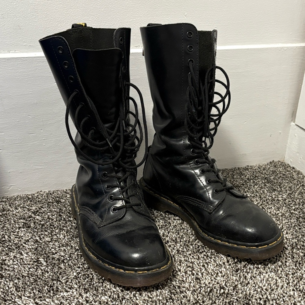 Vintage Dr. Martens 1914 Made in England Combat Boots